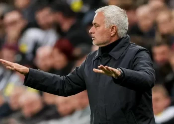 Mourinho y su Benfica, humillados en Inglaterra