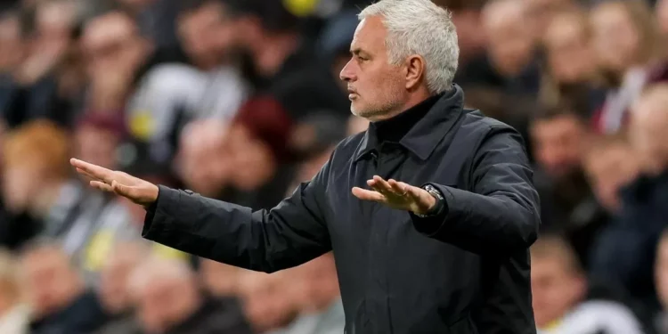 Mourinho y su Benfica, humillados en Inglaterra