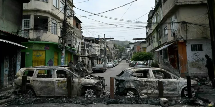 Escenas de cruzada en Rio de Janeiro: 64 muertos en operación policial más letal