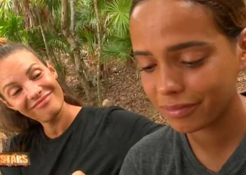 Gloria Camila se rompe al recordar su niñez con Rocío Flores en Supervivientes All Stars