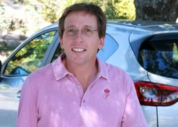 Detenido el sobrino de José Luis Martínez-Almeida por un robo con violencia en una surtidor en Madrid