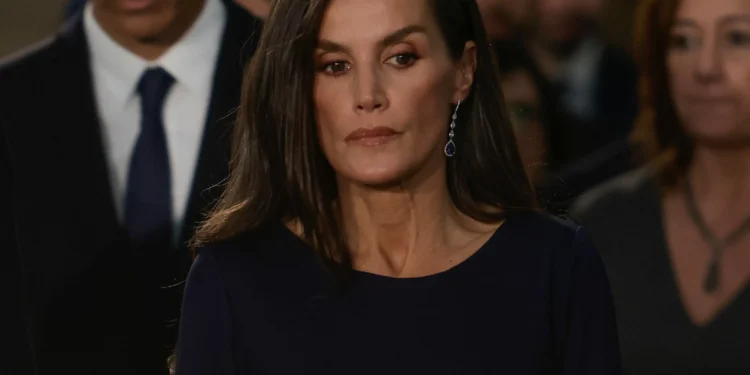 Los momentos más emotivos de los Reyes en el funeral: las sentidas palabras de Felipe y el resquemor de Letizia