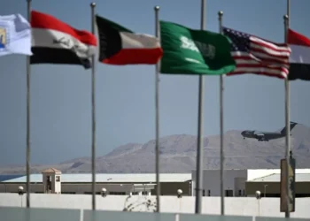 Alto mando militar de Estados Unidos visitó Gaza y dijo que combinará un “centro cívico-militar” para “estabilizar” la zona