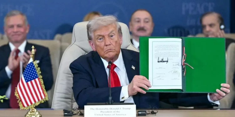 Trump firmó declaración como garante del acuerdo de paz para Gaza y éter Oriente