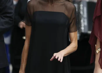 La reina Letizia envite por el negro en los premios Princesa de Asturias