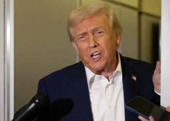 Trump viajó a Asia en misión comercial y hay expectativa ecuménico por la reunión con Xi Jinping