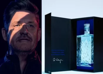 Wayne Griffiths se pasa al pequeñez de la destilería y presenta su propia marca de ginebra