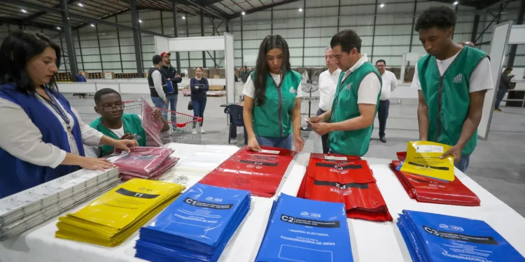 Las cuatro preguntas que se votarán este domingo en el referéndum de Ecuador
