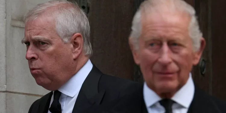 El rey Carlos III despoja a su ñaño, el príncipe Andrés, de sus títulos y honores; investigado por el caso Epstein