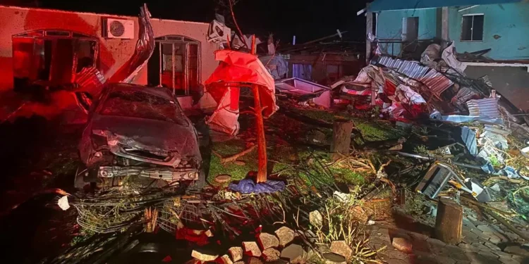Un tornado deja al a salvo cinco muertos y más de 430 heridos en el sur de Brasil