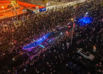 FINTDAZ / Más de 10 mil personas asistieron al Pasacalle “Océano: Los peces inundan la población” en Iquique