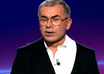 Jorge Javier Vázquez, obligado a enseñar el “riguroso directo” en el estreno de Gran Hermano 20