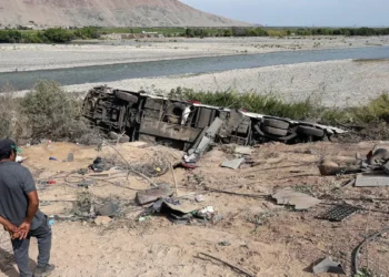 Al menos 37 muertos y 24 heridos en un siniestro de ómnibus en Perú