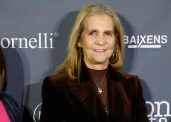 La Infanta Elena sobre la reina Sofía: “mi madre ha hecho un arreglo con el diablo”