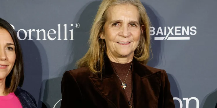 La Infanta Elena sobre la reina Sofía: “mi madre ha hecho un arreglo con el diablo”