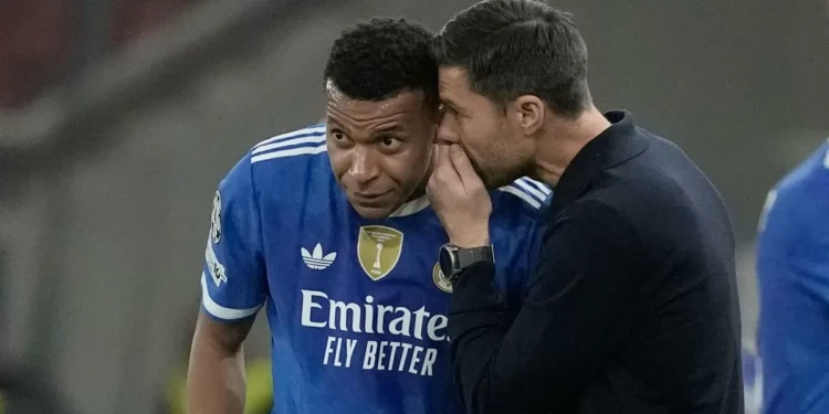 Mbappé: “La gente habla mucho exterior… Tenemos que protegernos, al entrenador y al staff”