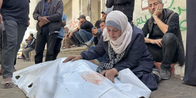Suben a 238 los gazatíes muertos por descarga israelí desde el alto el descarga