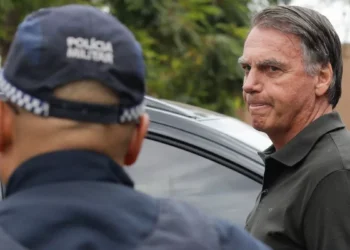Arrestaron a Bolsonaro por intentar romper su tobillera y el juez pidió enviarlo a la cárcel por casualidad de fuga