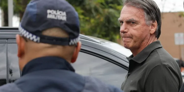 Arrestaron a Bolsonaro por intentar romper su tobillera y el juez pidió enviarlo a la cárcel por casualidad de fuga
