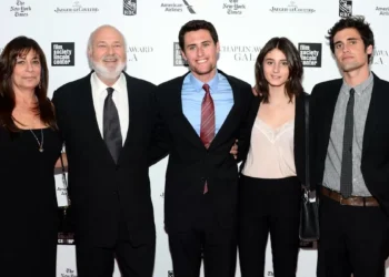 Detuvieron al hijo del cineasta Rob Reiner y lo investigan por el asesinato de sus padres