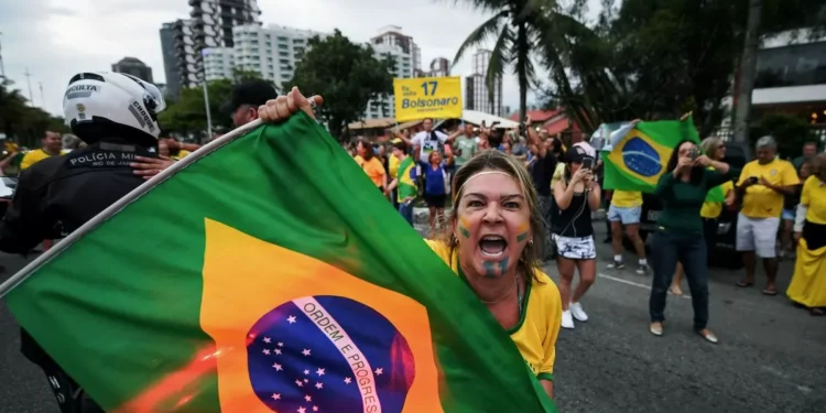 Sindicatos y movimientos sociales marchan este domingo en gato a la rebaja de la pena del expresidente Bolsonaro