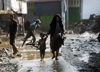 Buscan a centenares de desaparecidos en Indonesia y Sri Lanka por las graves inundaciones