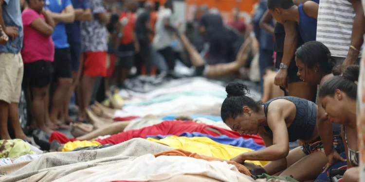 Detienen 5 policías por presuntos delitos en operación que dejó más de 122 muertos en Río