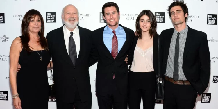 Detuvieron al hijo del cineasta Rob Reiner y lo investigan por el crimen de sus padres