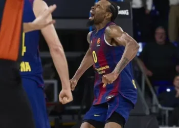 El Baskonia llegará a Málaga dolido y cansado, tras arriar en Barcelona después de tres prórrogas (134-124)