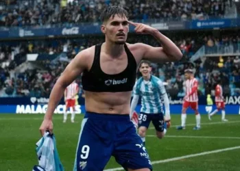 Chupete, al frente de la combate por el pichichi en el Málaga CF