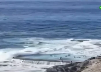 Cinco personas fueron arrastradas y murieron por un acceso de mar en una piscina natural en Tenerife