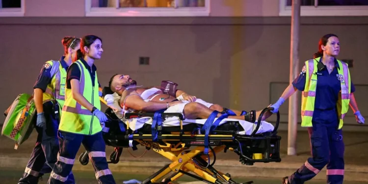 Tiroteo en la playa más popular de Australia deja al a excepción de 11 muertos; primer ministro dijo que tenía como objeto la comunidad judía