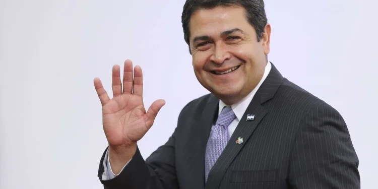 Trump indulta a expresidente hondureño preso por narcotráfico