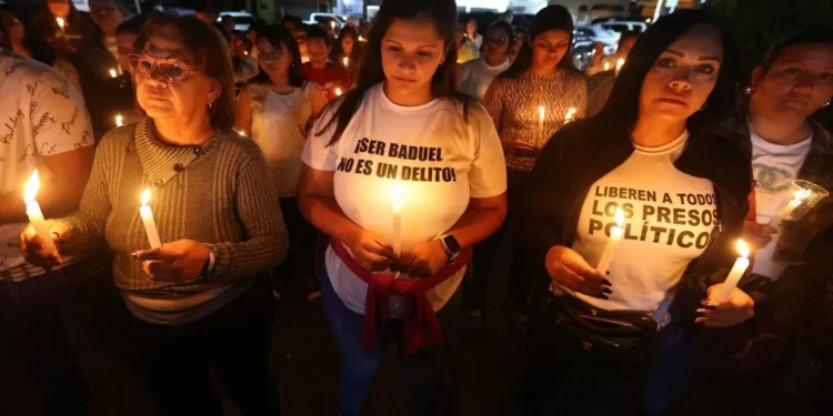 Venezuela anunció que liberará a más de 100 presos políticos en medio de la explosión con EEUU