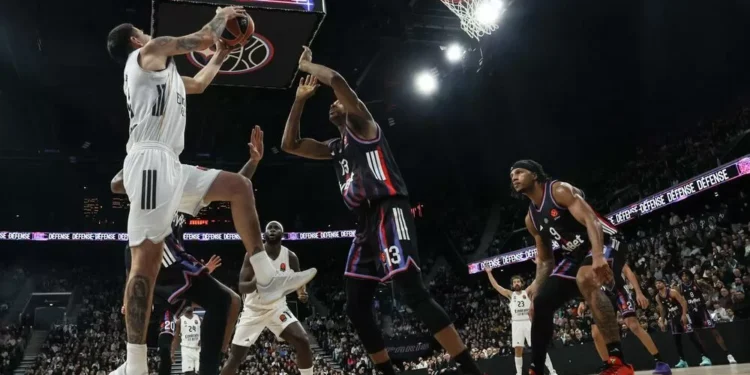 El ritmo del París acaba con la racha del Real Madrid