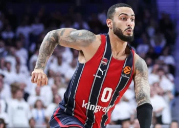 El Baskonia luce otra vez su artillería en casa