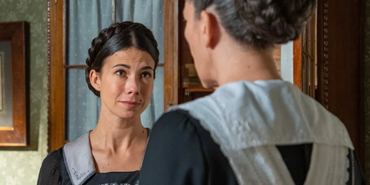 ‘La compromiso’, avance del capítulo 754 del miércoles 14 de enero en TVE: Un beso que lo cambia todo