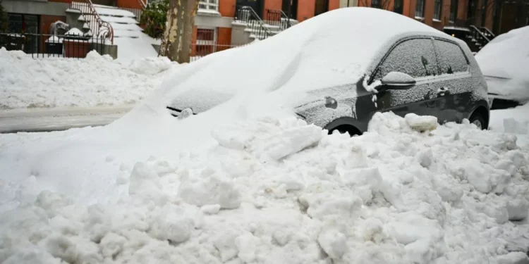 Megatormenta invernal causa al a excepción de 21 muertes en Estados Unidos y cortes de energía eléctrica