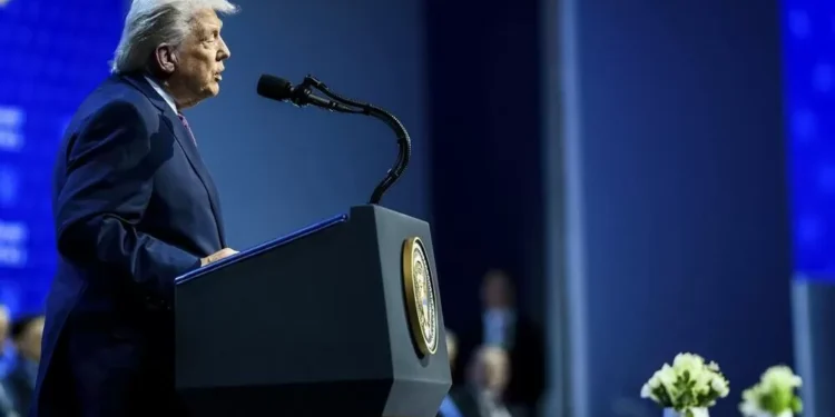 Trump defiende al ICE tra el tiroteo en Mineápolis