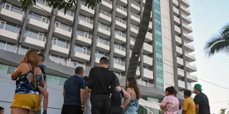 Un robusto sismo sacude Ciudad de México y causa al menos un muerto