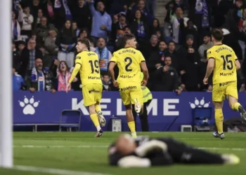 El Girona sigue de dulce en un crispado RCDE Stadium