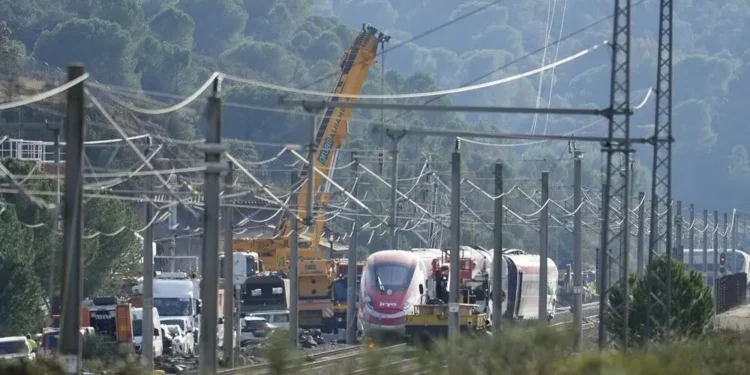 Adif reduce la velocidad máxima en la línea Madrid-Barcelona