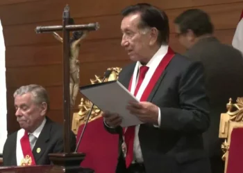 El abogado José María Balcázar de 83 años es el nuevo decano de Perú