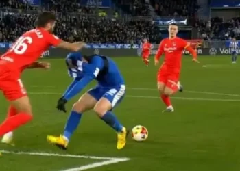 ¡Lo nones visto! Señalan el penalti más surrealista del año en el Alavés – Real Sociedad de Copa del Rey