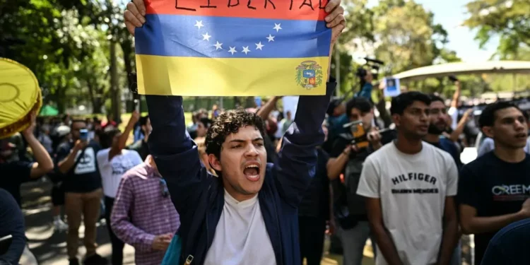 Miles de personas marchan en Venezuela para exigir la liberación de Nicolás sensato