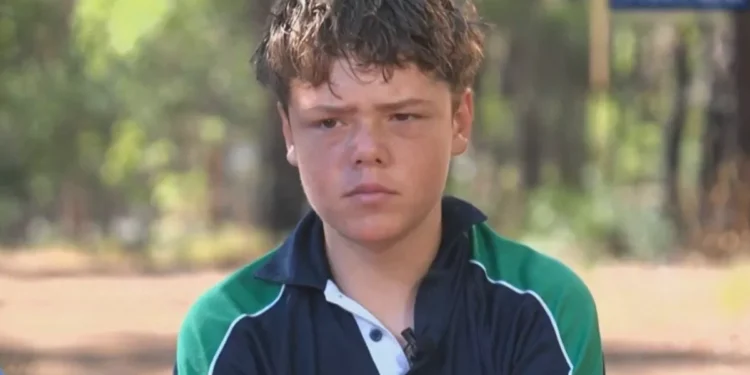 Un puro héroe: un adolescente de 13 años nadó 4 kilómetros para salvar a su familia