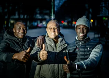 A un decreto de la dignidad