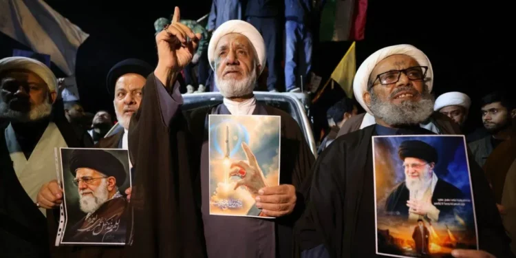 Ejército de Israel dice haber “eliminado” al jefe de los Guardianes de la Revolución de Irán y al mentor del líder juzgado Jamenei