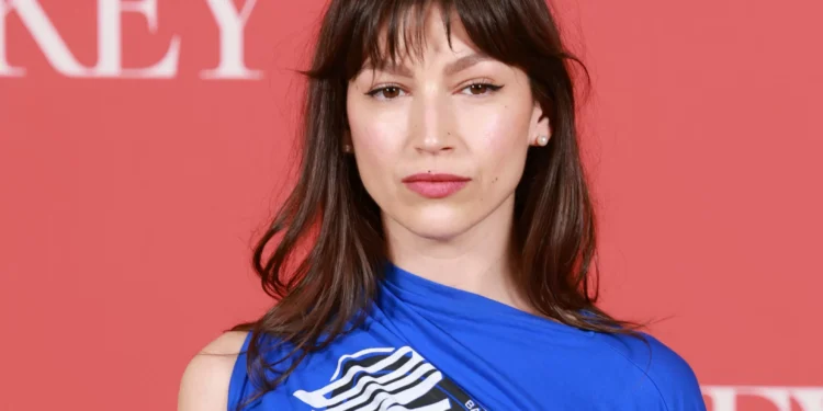 Úrsula Corberó comparte su primera foto con su bebé