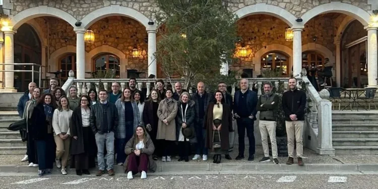 25 directores de agencias visitan la Milla de Oro del Vino